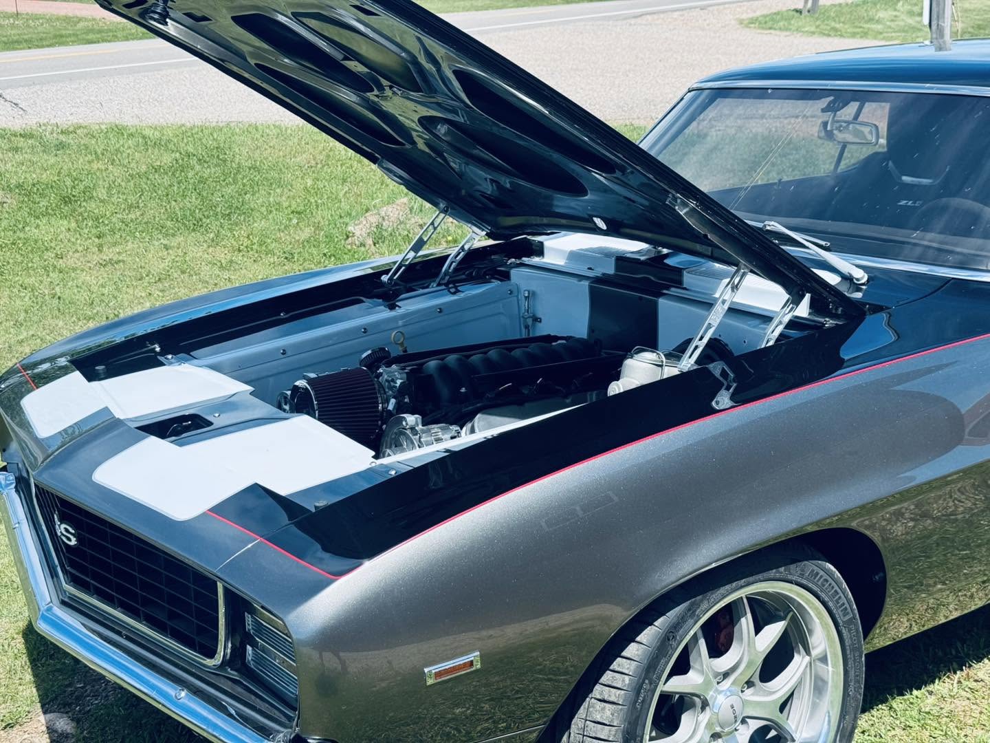 Grizzly Gray Camaro engine bay and stripe detail