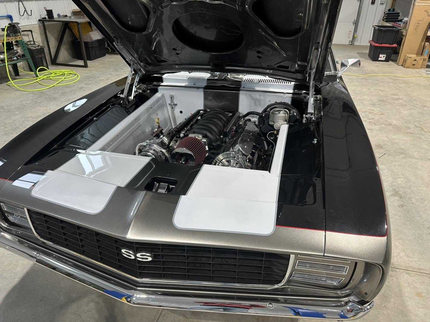 SS grille and hood stripe detail on the Grizzly Gray Camaro